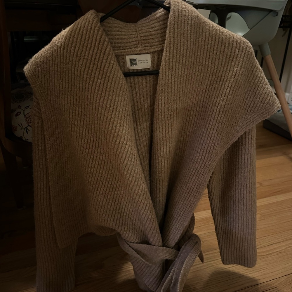Elegant Tan Women's Ribbed Cardigan